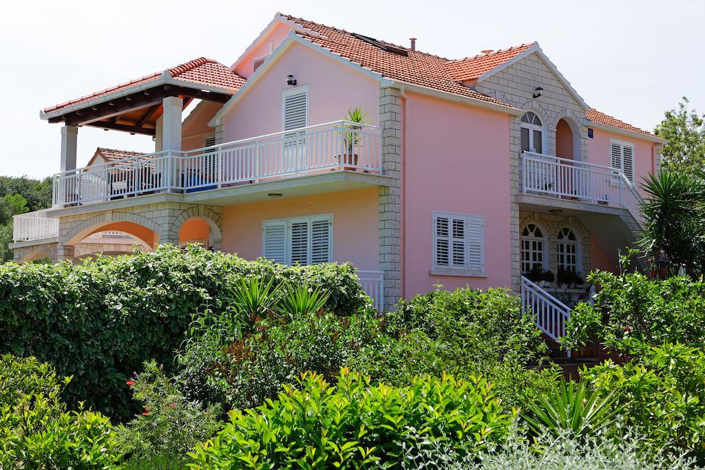 Apartments Julija Vela Luka Eksteriør bilde